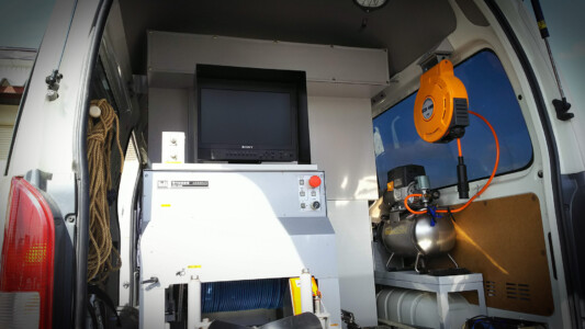 伊藤鉱業 テレビカメラ車