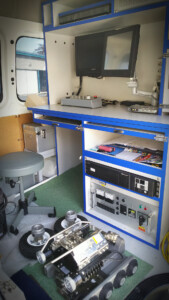 伊藤鉱業 テレビカメラ車